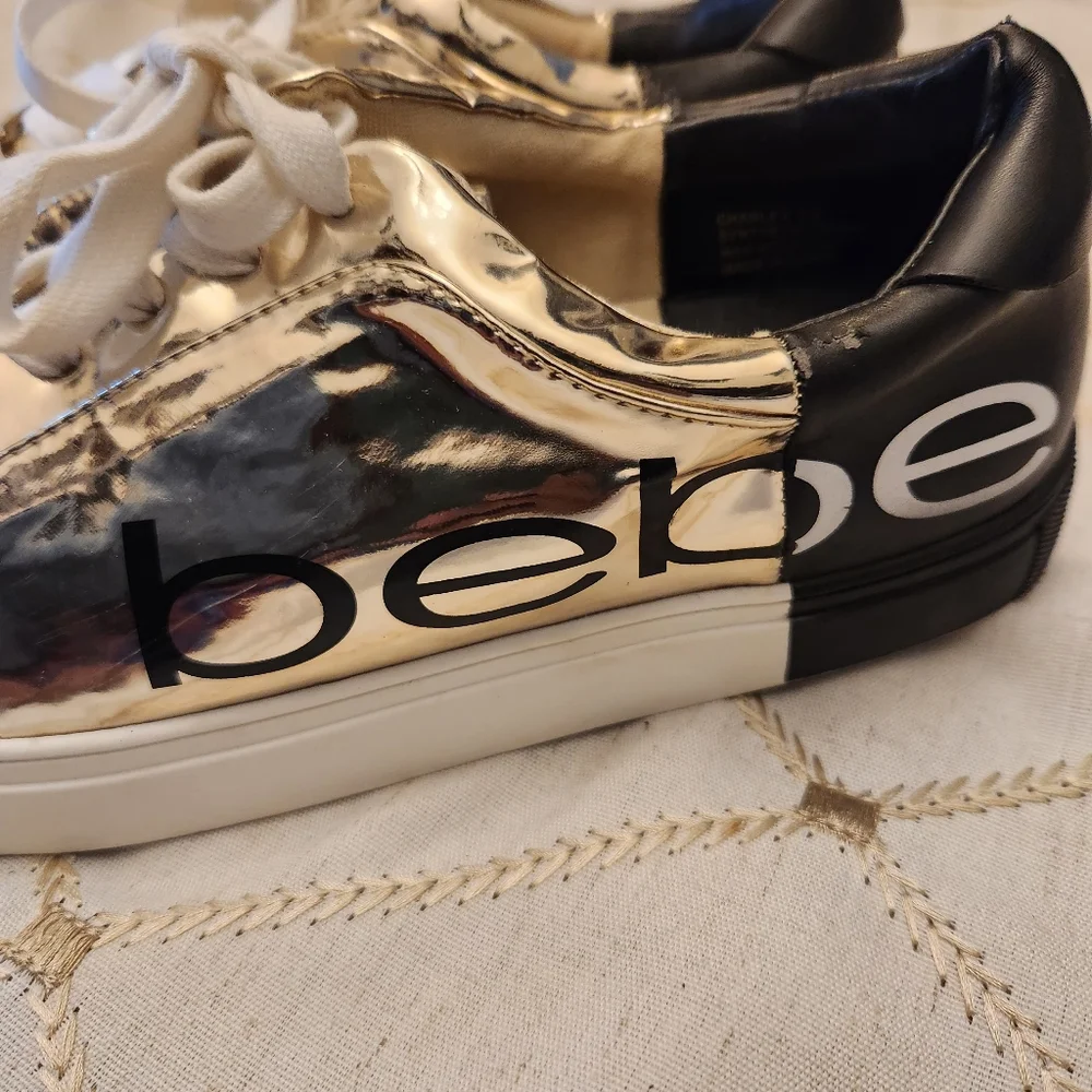 Bebe Gold Metallic Platform Sneakers Size 7.5‎ Black Heel Logo Statement